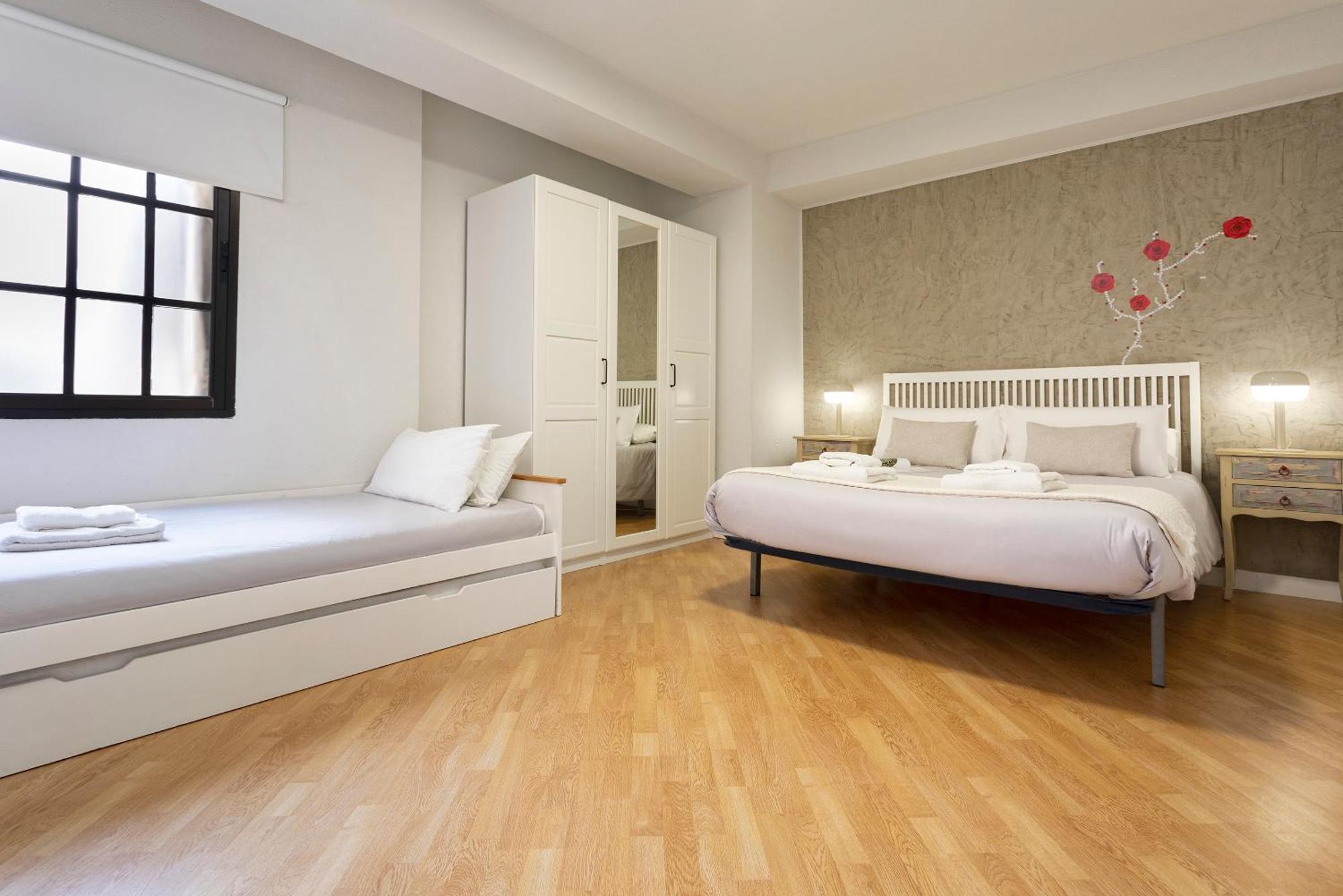 Coqueto Apartamento Junto A Calle Larios By Rent Me Malaga Bagian luar foto